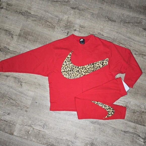 Nike Red Sweater With Leopard Accent And Matching Leggings Woman Size Small - Picture 6 of 8